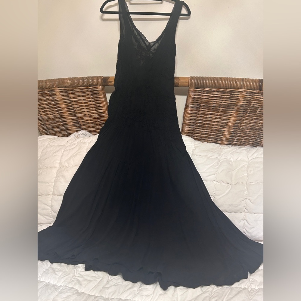 ZARA Elegant Black V-Neck Maxi Dress